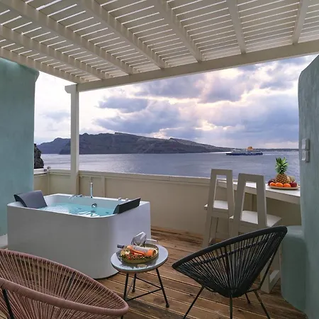Secret Gem * Oia (Santorini)